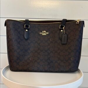 NWT Coach Black and Brown Signature Gallery Tote